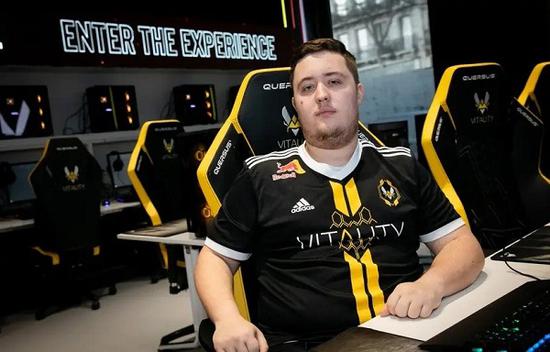 雪碧战队夺得2025电竞世界杯DOTA2冠军分析